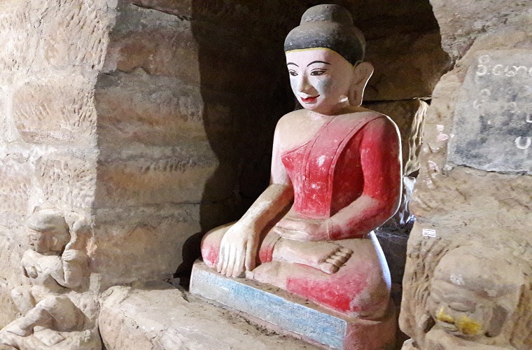 Visite Mrauk U statue bouddha